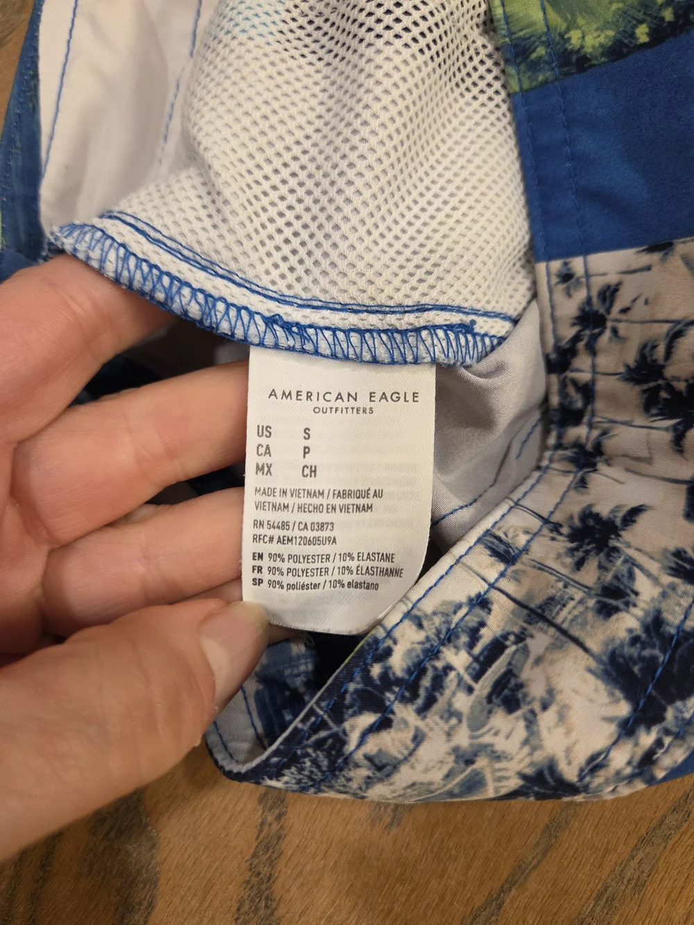 AE American Eagle Board Shorts Photo Patchwork Mens Size S Tropical Y2K Surf